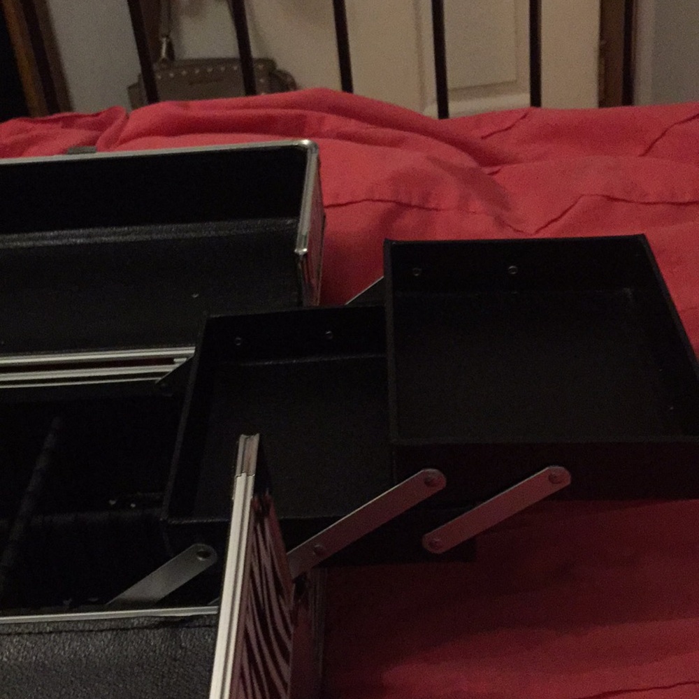 Makeup case - Picture 5 of 8